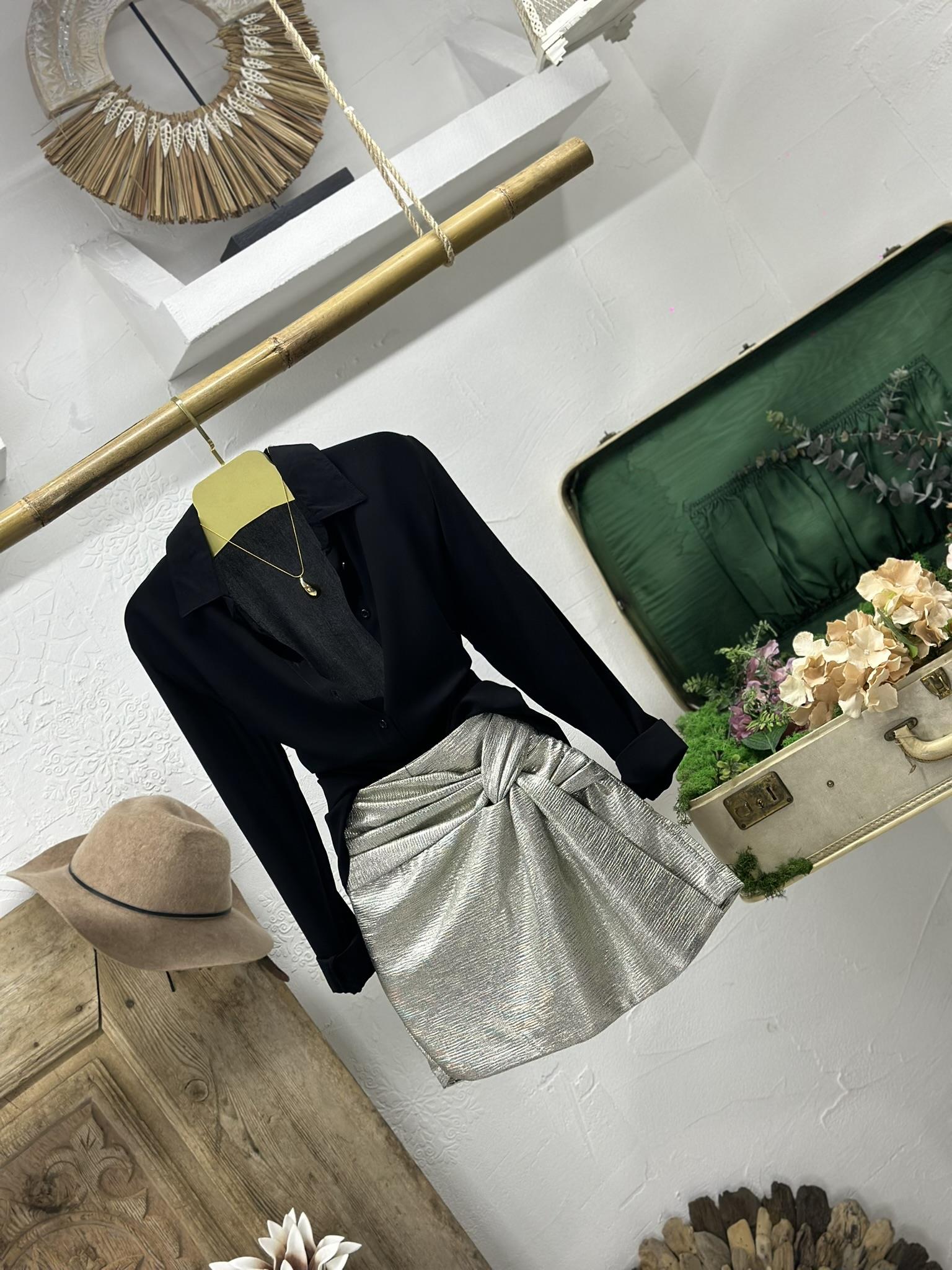 Lame Parlak Kumaş Boğum Detaylı Gold Şort Etek