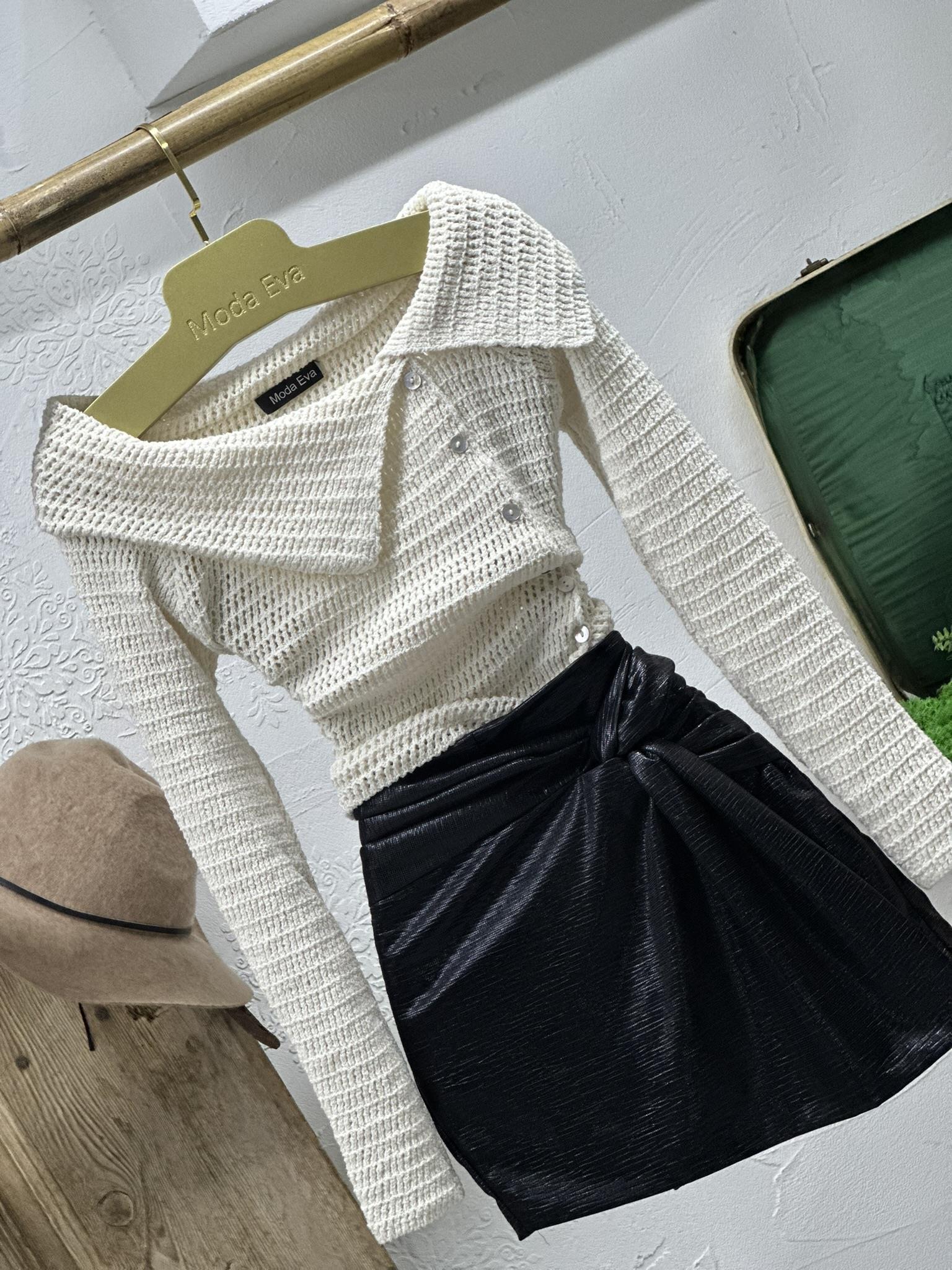 Lame Parlak Kumaş Boğum Detaylı Siyah  Şort Etek