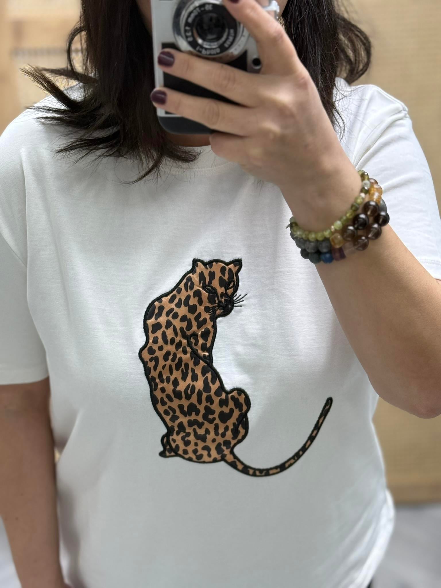 Leopar Desenli Nakış Detaylı Rahat Kalıp Premium Tshirt Beyaz