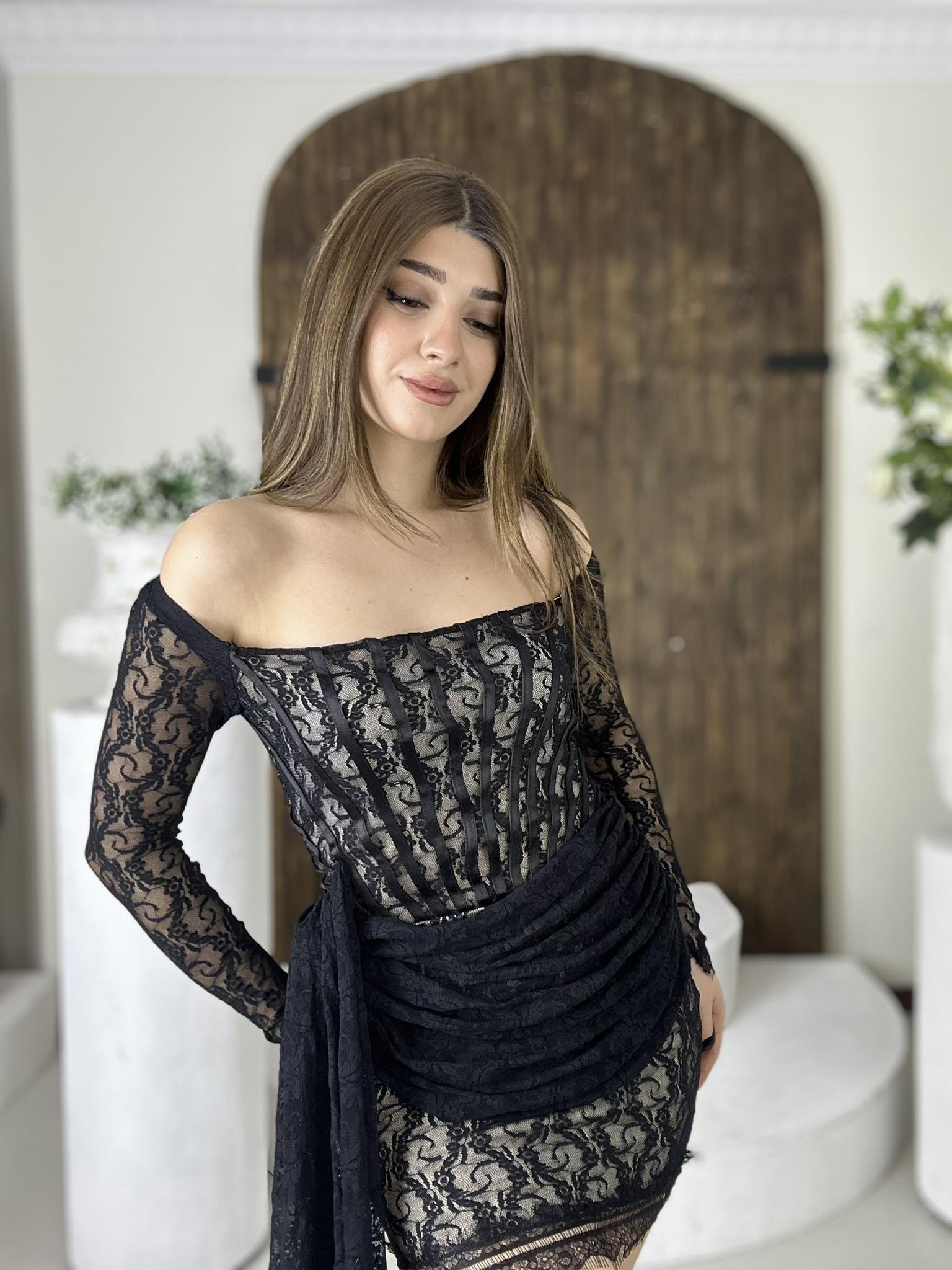 Likralı İthal Tül Kumaş Biye Detaylı Tasarım Siyah Elbise 