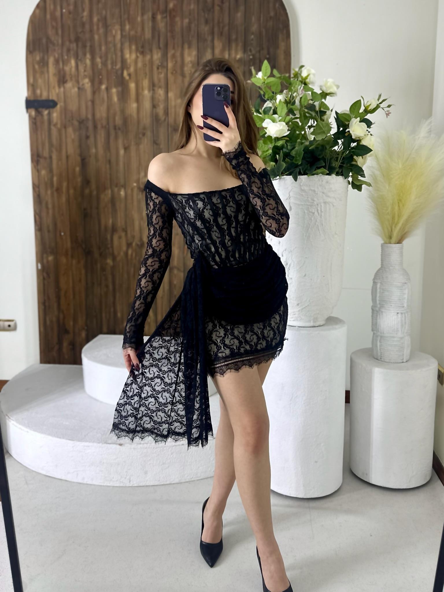 Likralı İthal Tül Kumaş Biye Detaylı Tasarım Siyah Elbise 