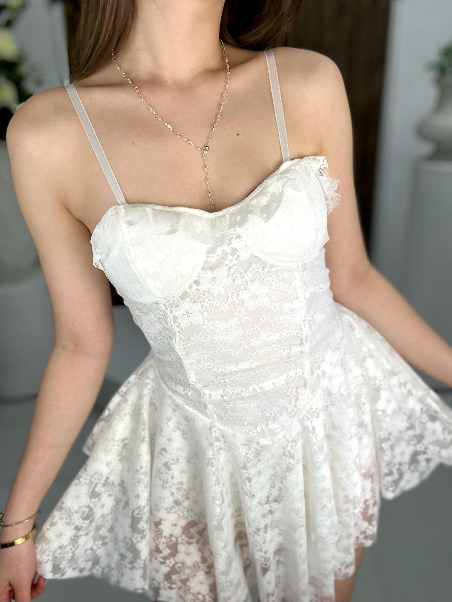 Likralı Tül Kumaş Gloplu İçi Şortlu Tasarım Elbise Beyaz