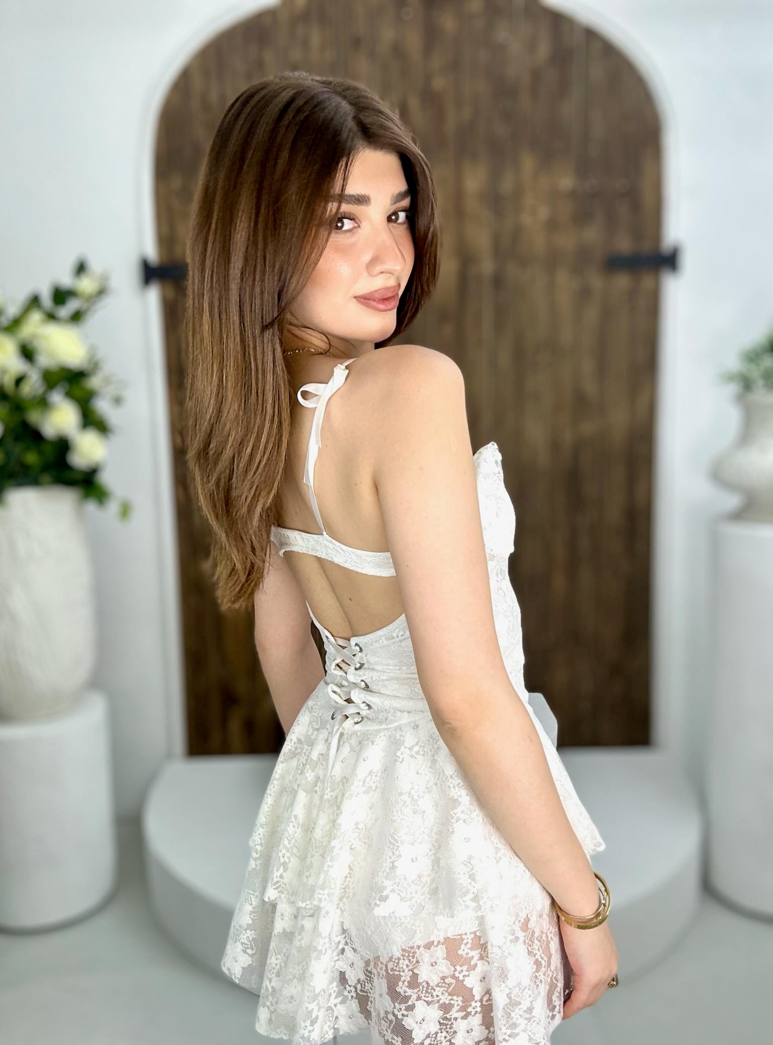 Likralı Tül Kumaş Gloplu İçi Şortlu Tasarım Elbise Beyaz