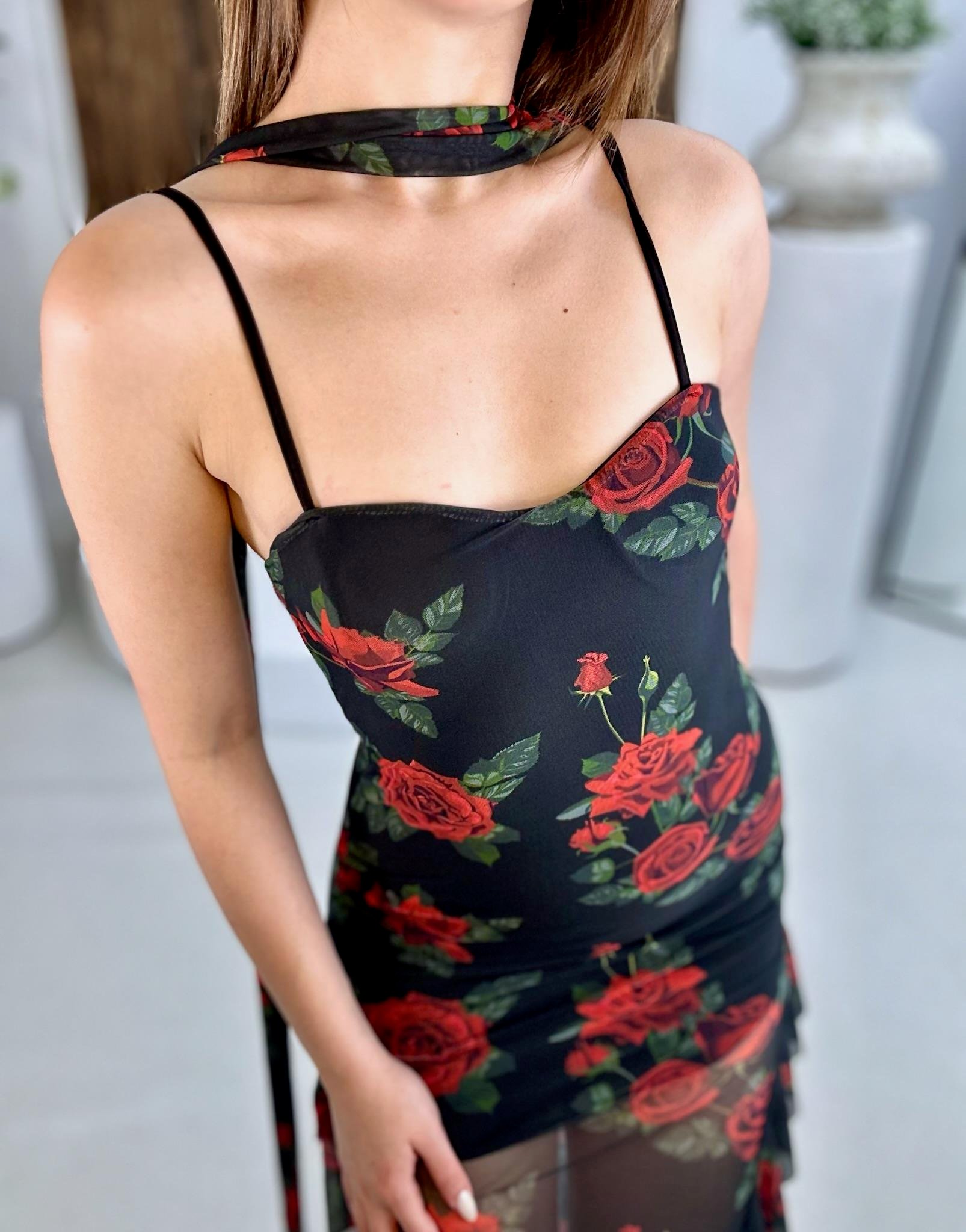 Likralı Tül Şifon Kumaş Gül Desen Volan Detay Elbise