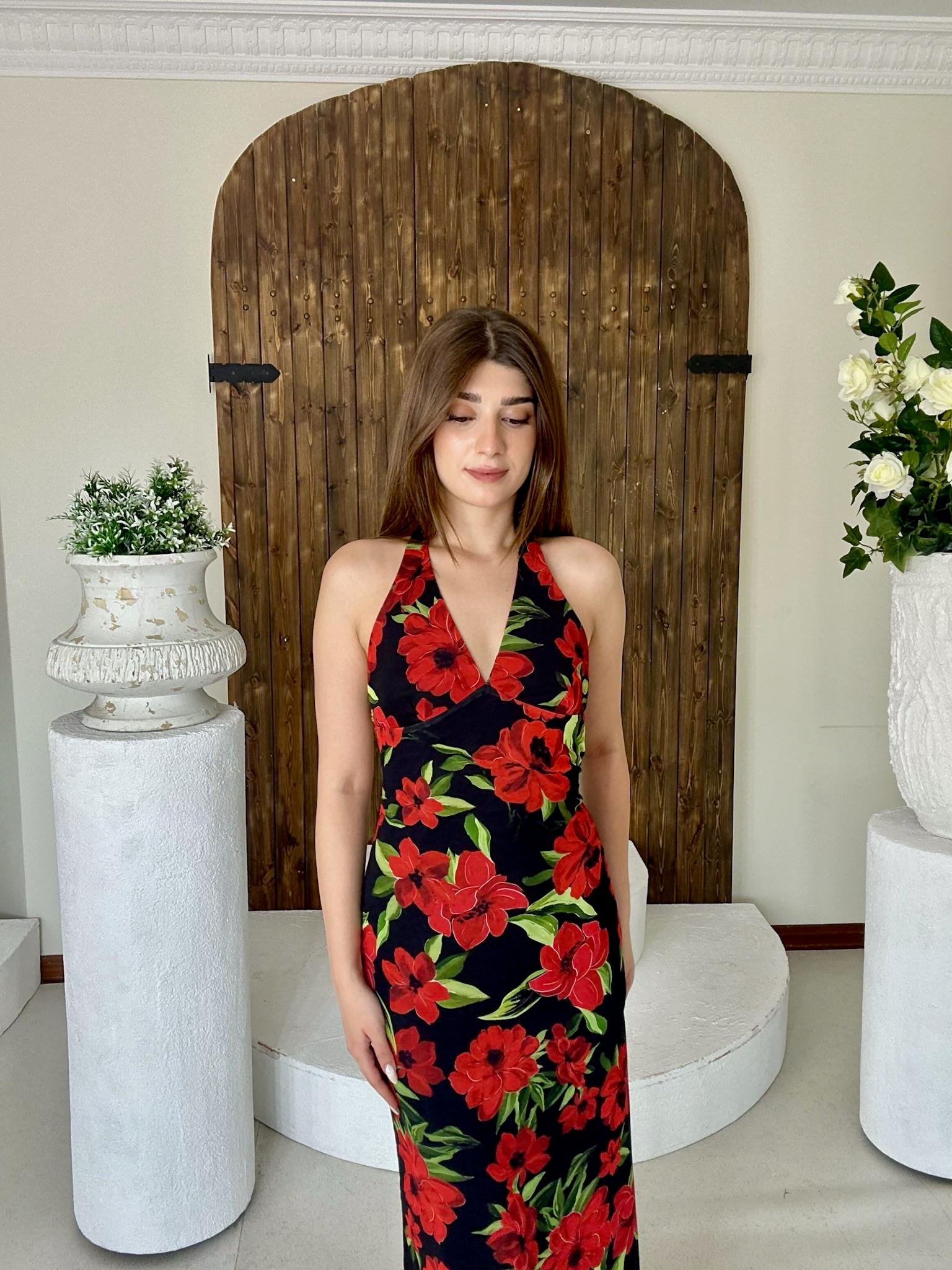 Likralı Tül Şifon Kumaş Sırt Detay Gül Desen Uzun Tasarım Elbisemiz