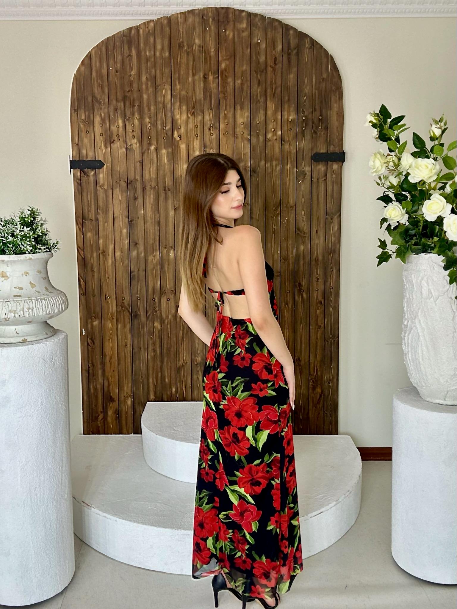 Likralı Tül Şifon Kumaş Sırt Detay Gül Desen Uzun Tasarım Elbisemiz