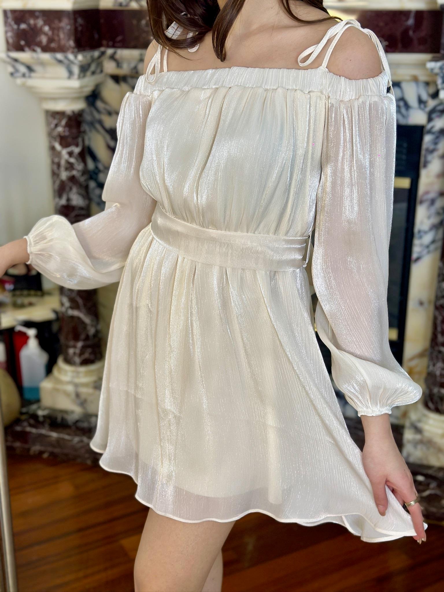 Organze Kumaş Madonna Yaka Kloş Tasarım Elbise Beyaz