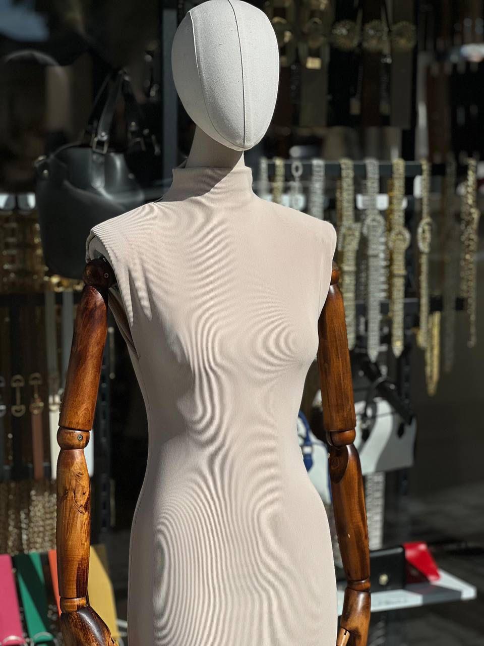 Ottoman Kumaş Vatkalı Yan Yırtmaçlı Dik Yaka Tasarım Uzun Elbise Krem