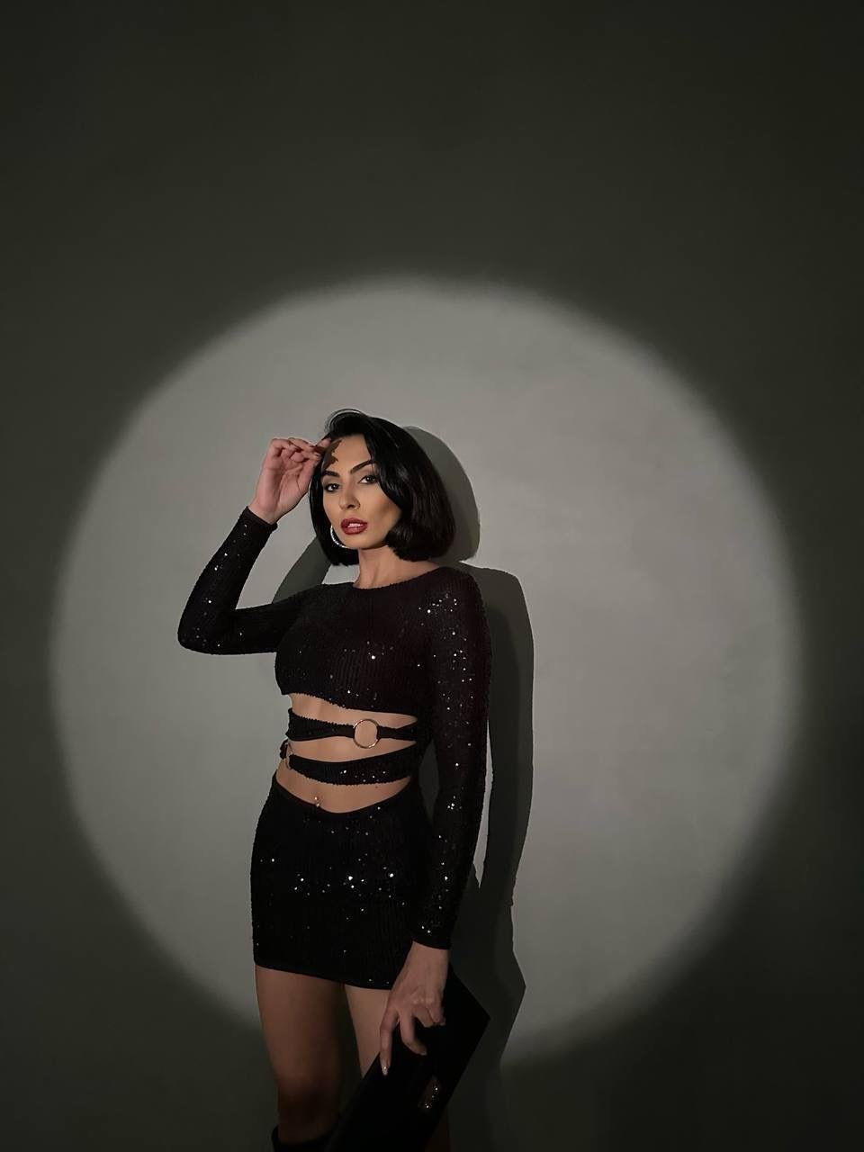 Payet Kumaş Bel Dekolteli Metal Aksesuar Detaylı Tasarım Elbise Siyah