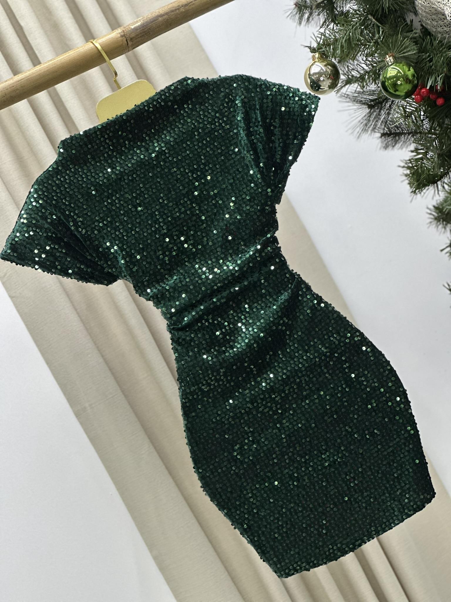 Payet Kumaş Düşük Kol Likralı Tasarım Elbise Yeşil