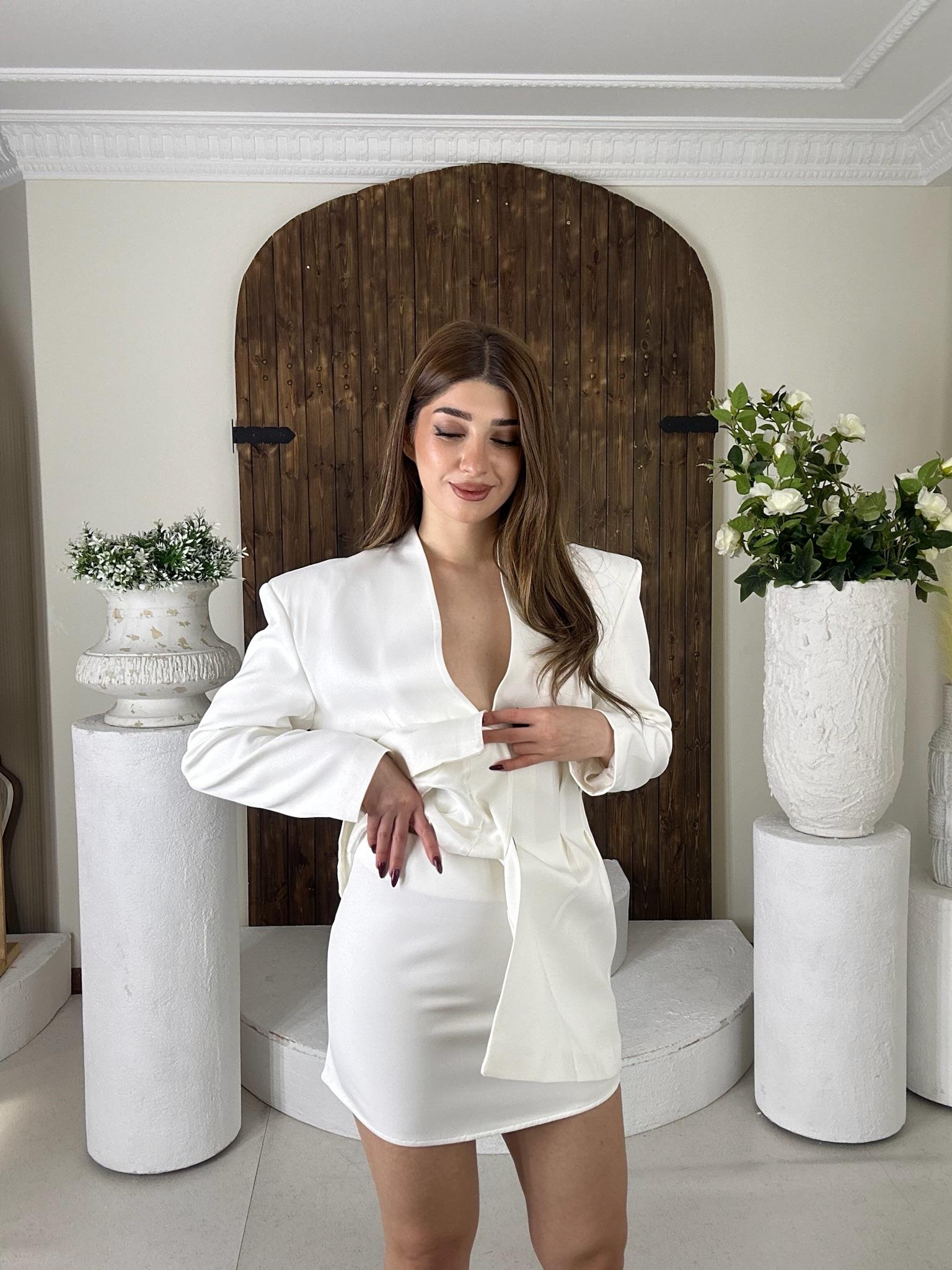 Poli Viskon Kumaş Bele Oturmalı Blazer Ceket Etek İkili Takım Beyaz