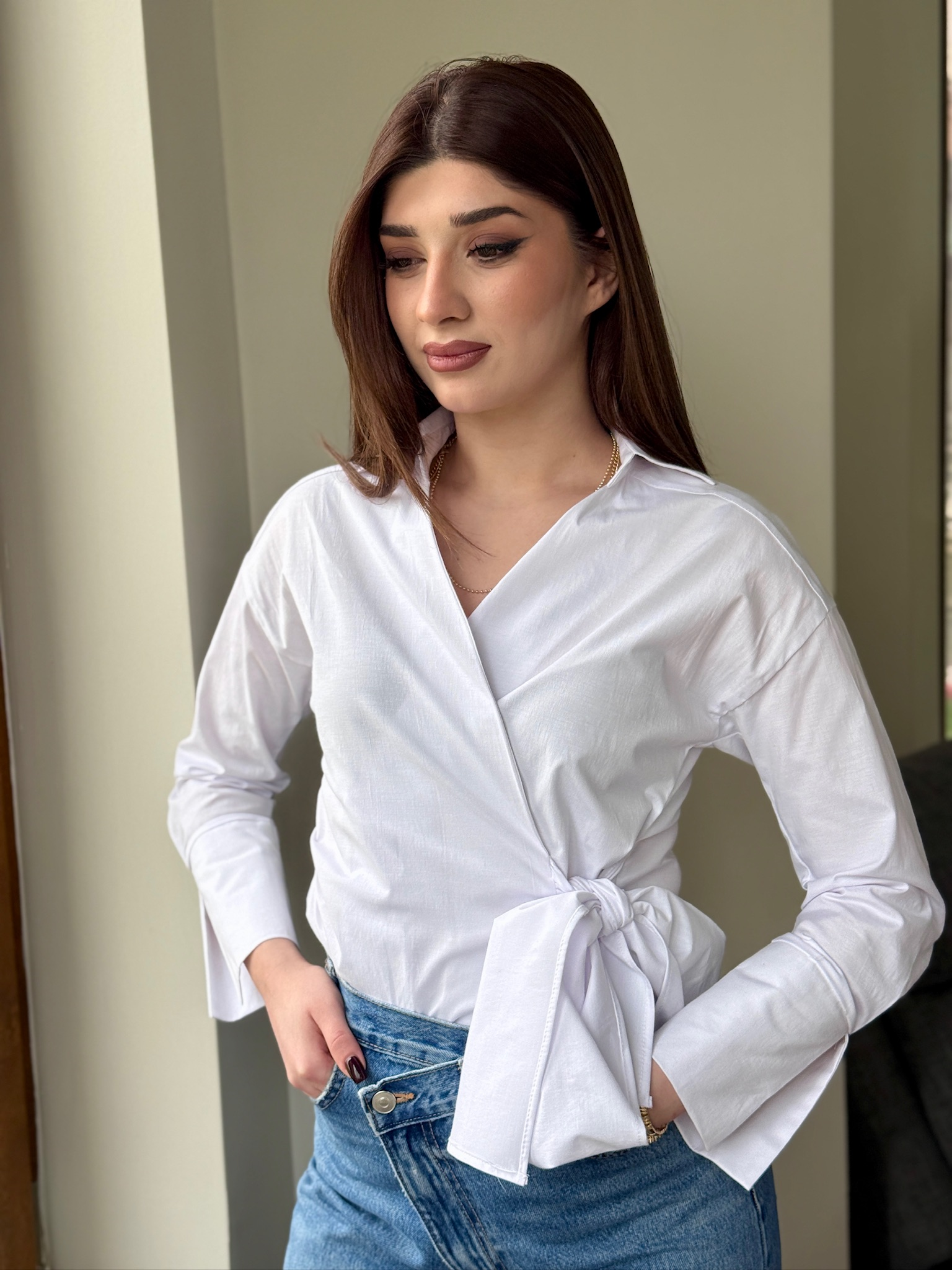 Poplin Kumaş Bağlama Detay Gömlek Beyaz