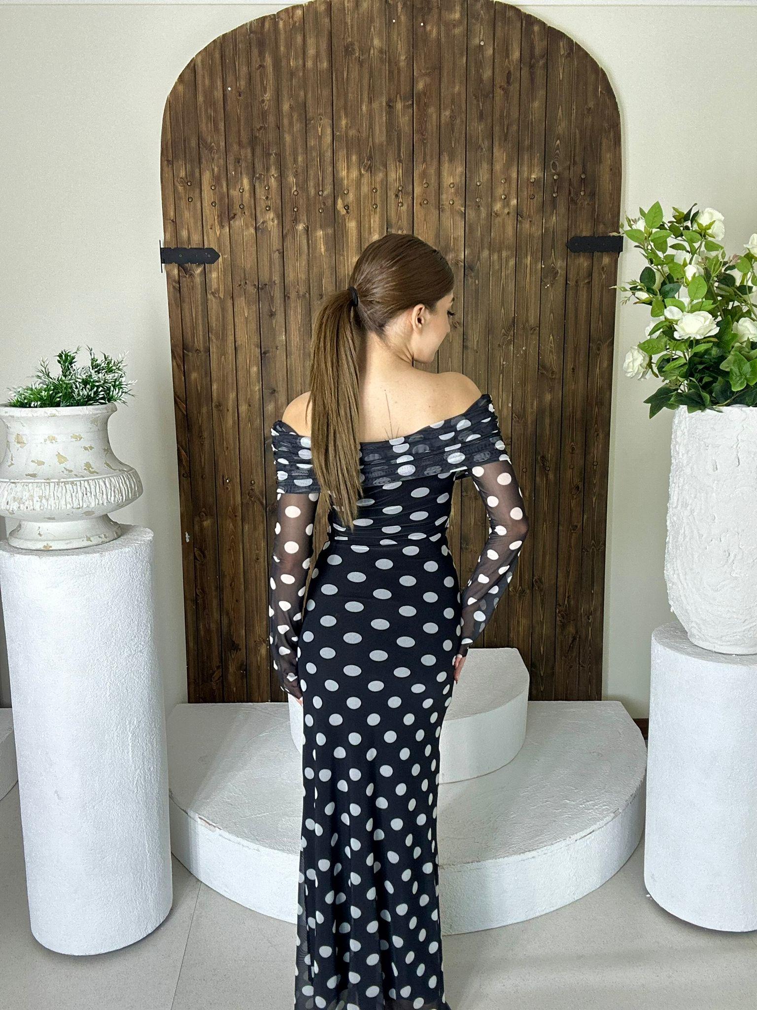 Puantiye Desen Likralı Tül Kumaş Madonna Yaka Tasarım Uzun Elbise