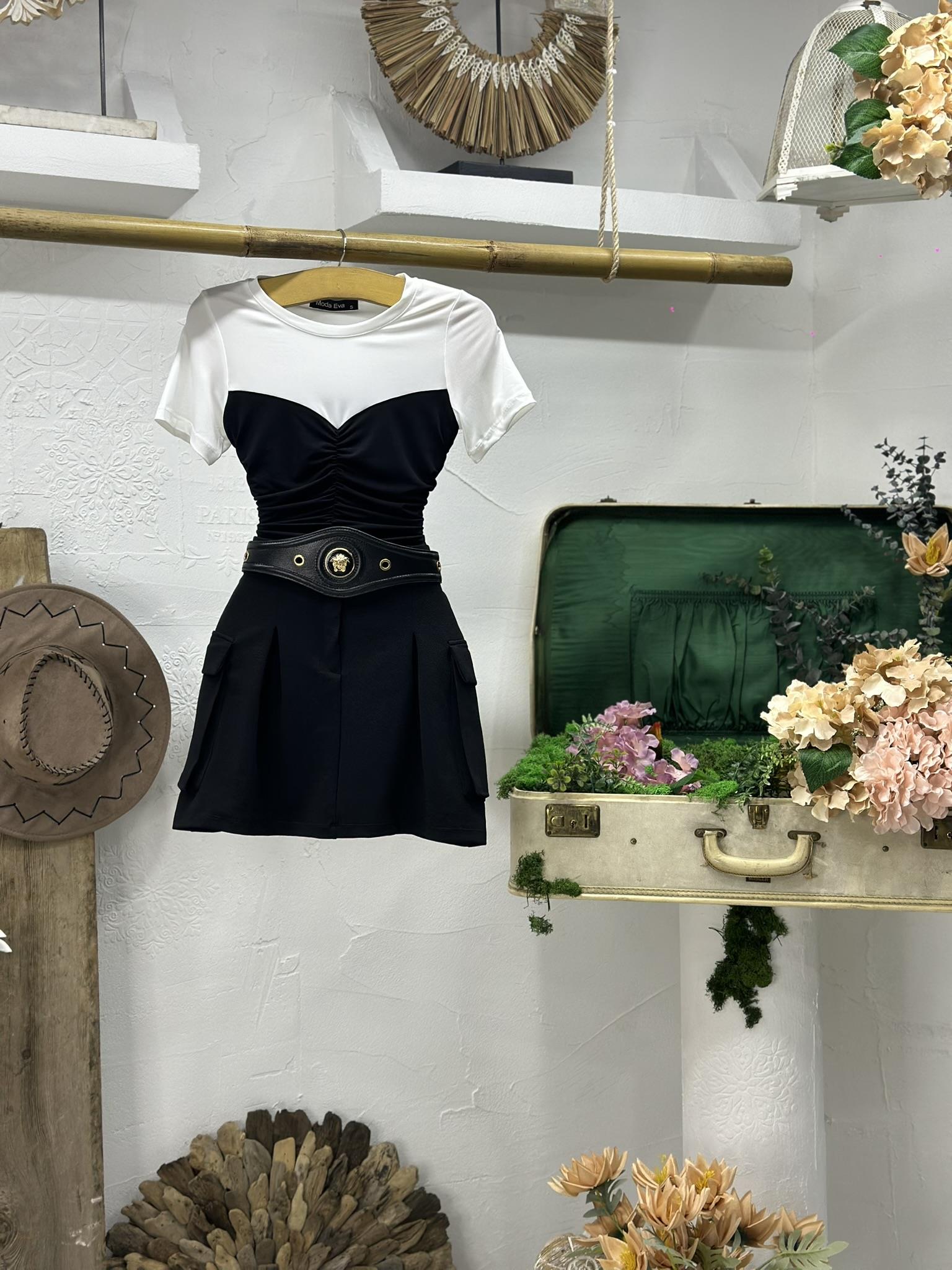 Sandy Kumaş Kalp Yaka Görünümlü Bluz 