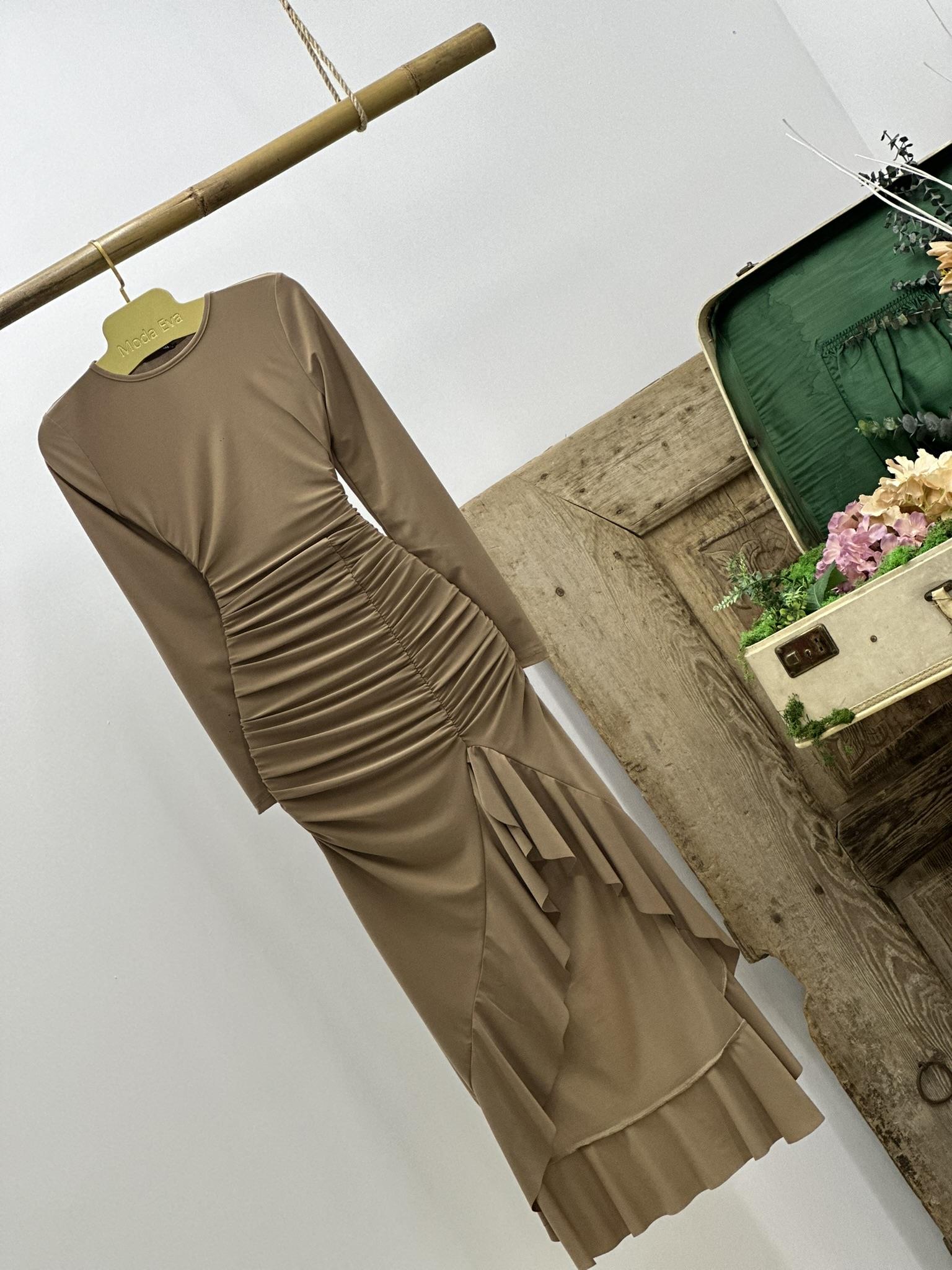 Sandy Kumaş Volan Detay Drapeli Bej Uzun Elbise