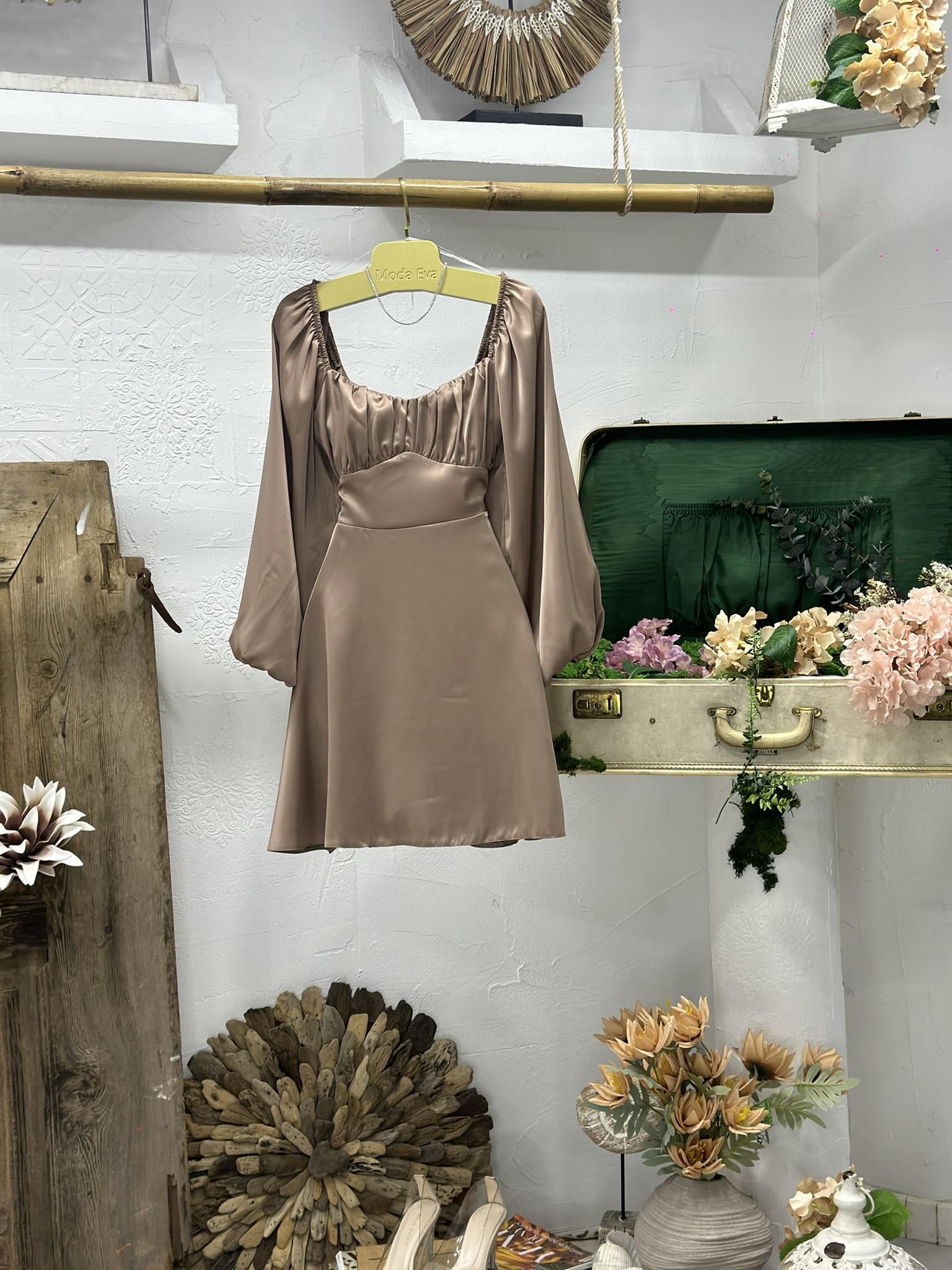 Saten Kumaş Balon Kol Göğüsler Büzgü Detaylı Kloş  Bej Elbise