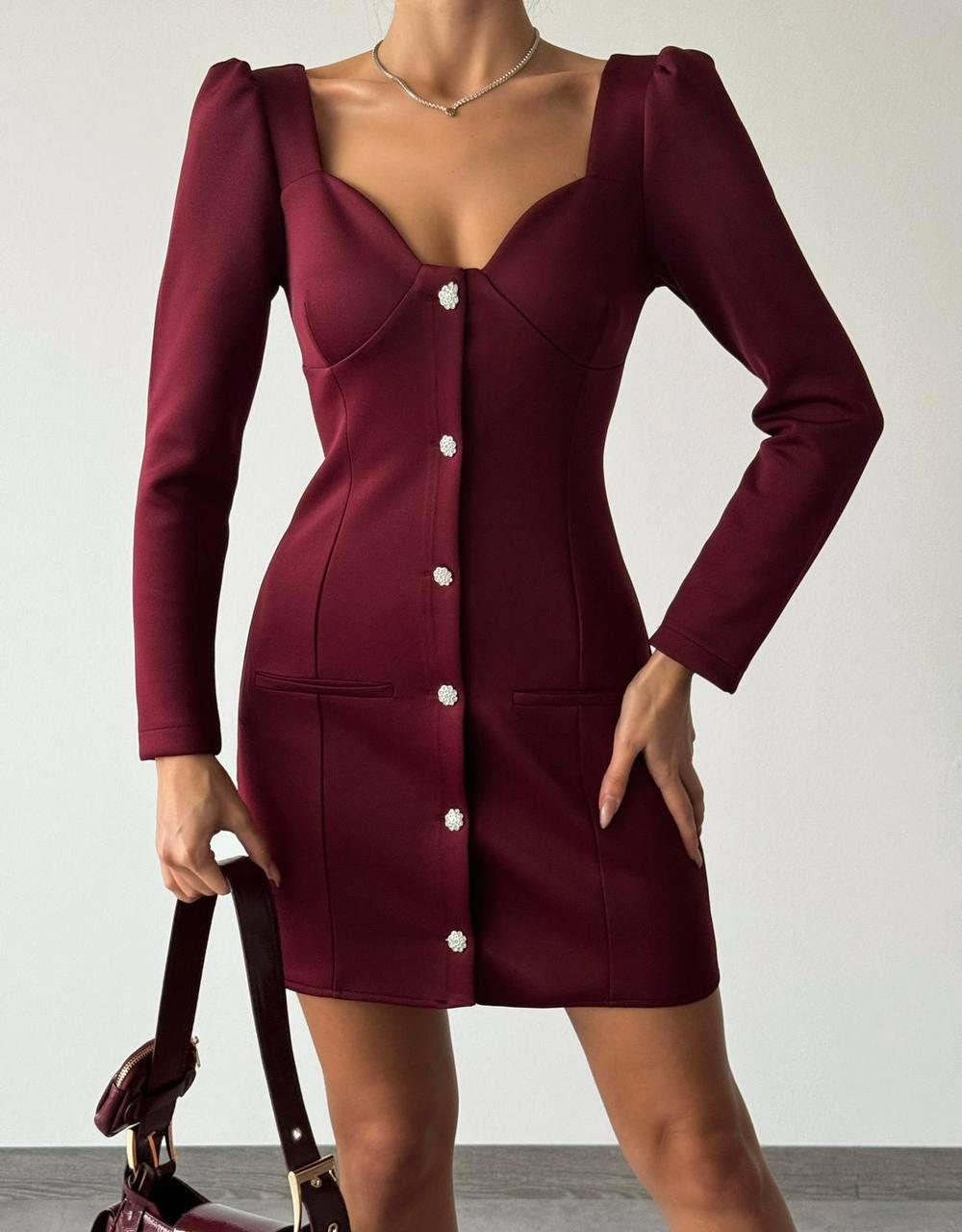 Scuba Crep Kumaş Kalp Yaka Taş Düğmeli Bordo Elbise