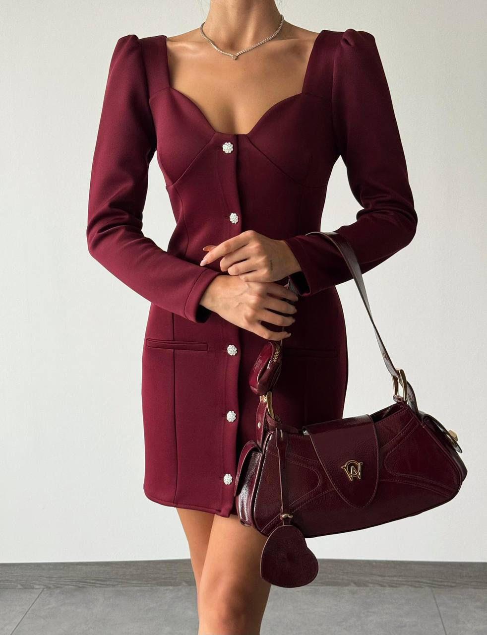 Scuba Crep Kumaş Kalp Yaka Taş Düğmeli Bordo Elbise