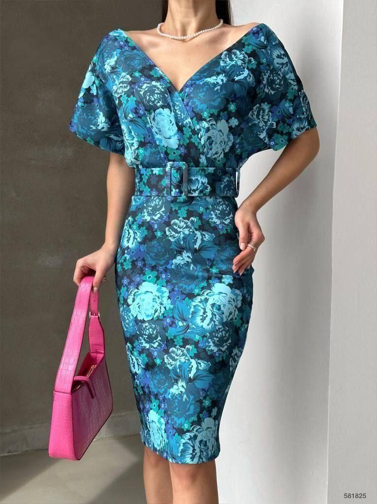 Scuba Kumaş Kruvaze Yaka Kaplama Kemerli Turkuaz Çiçek Desen Kalem Elbisemiz