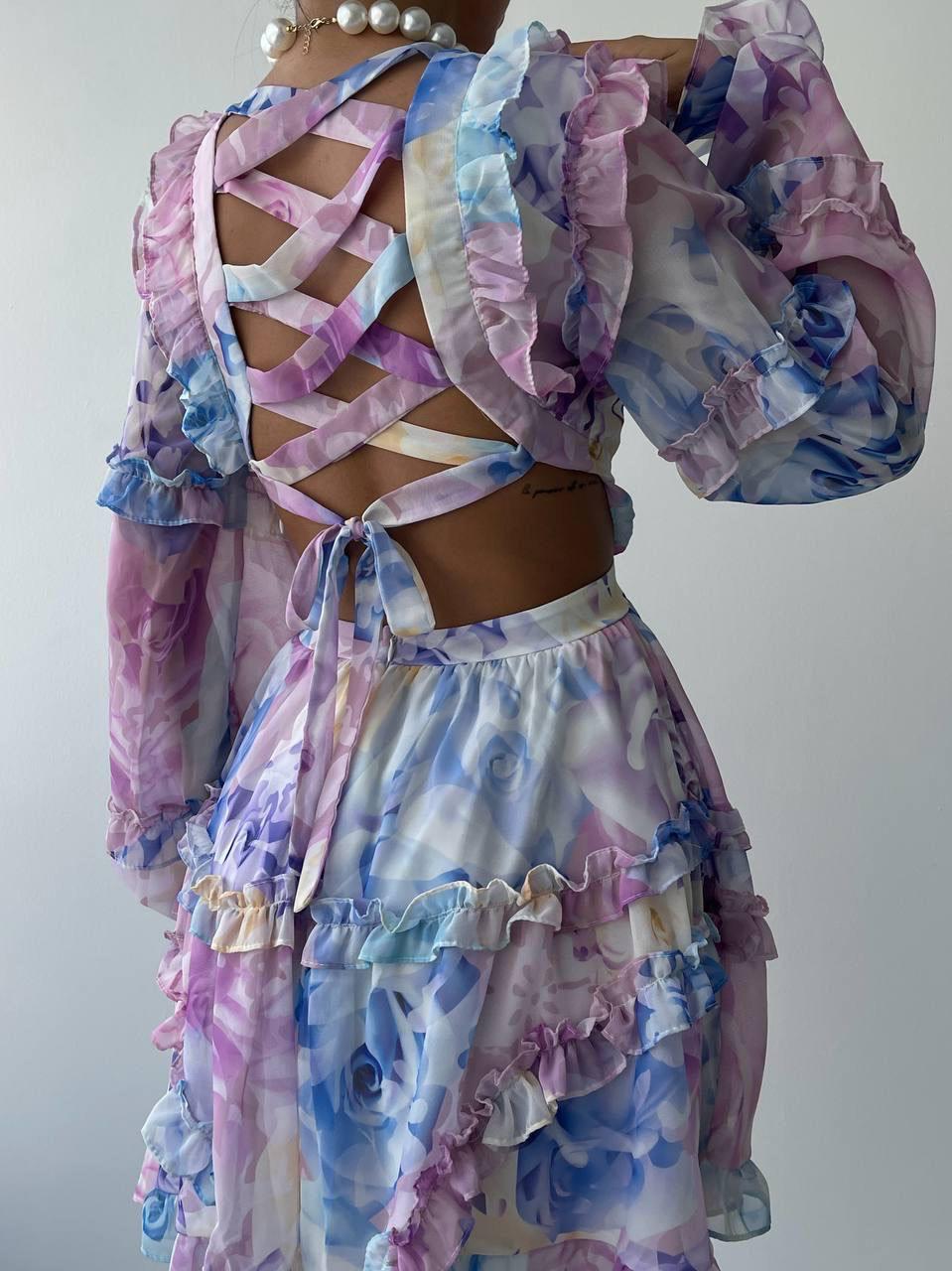 Şifon Kumaş Kat Etekli Fırfırlı Sırt Dekolte Tasarım Elbise Pembe