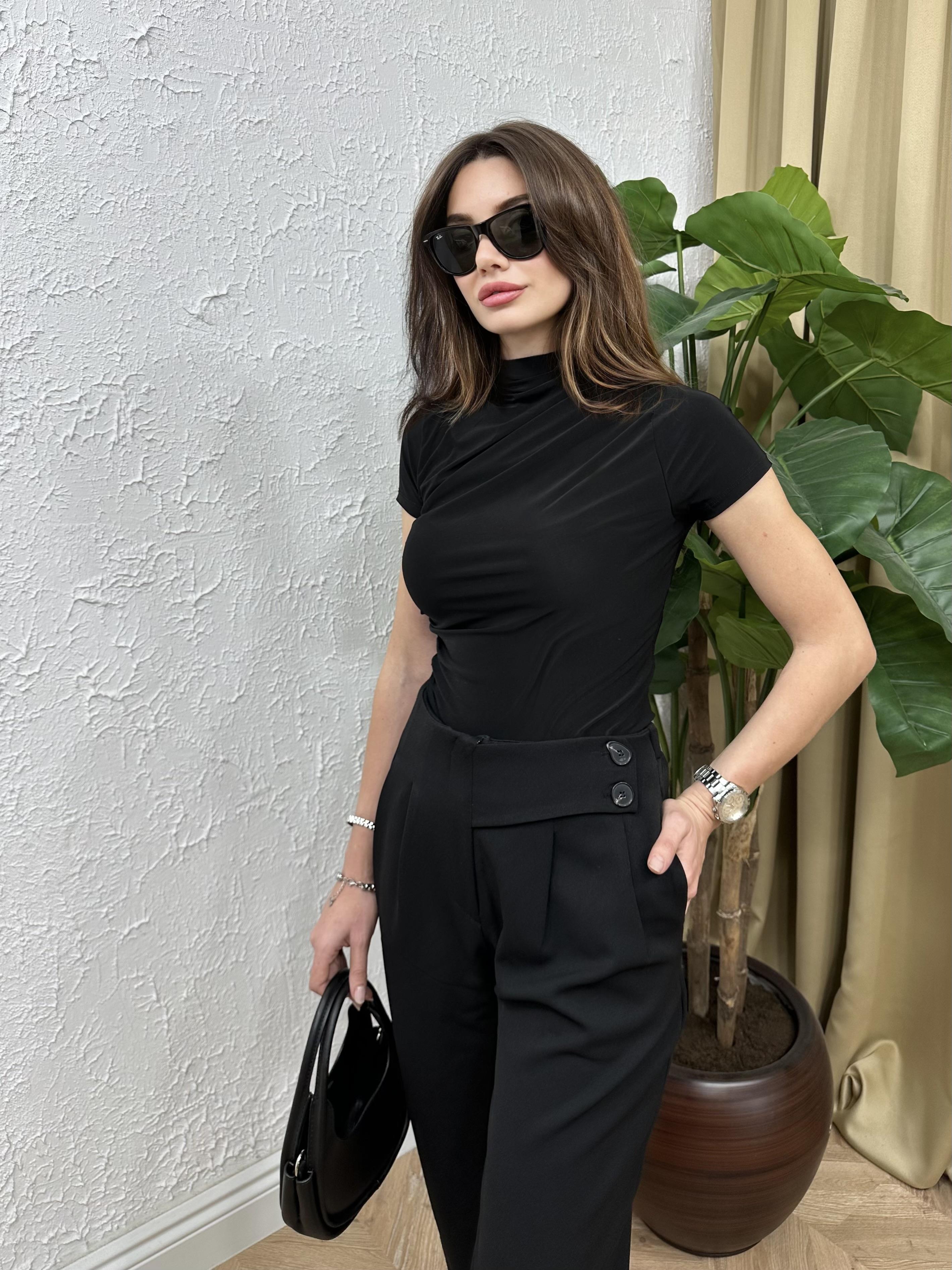 Siyah Çift Düğme Detaylı Pileli Tasarım Pantolon 