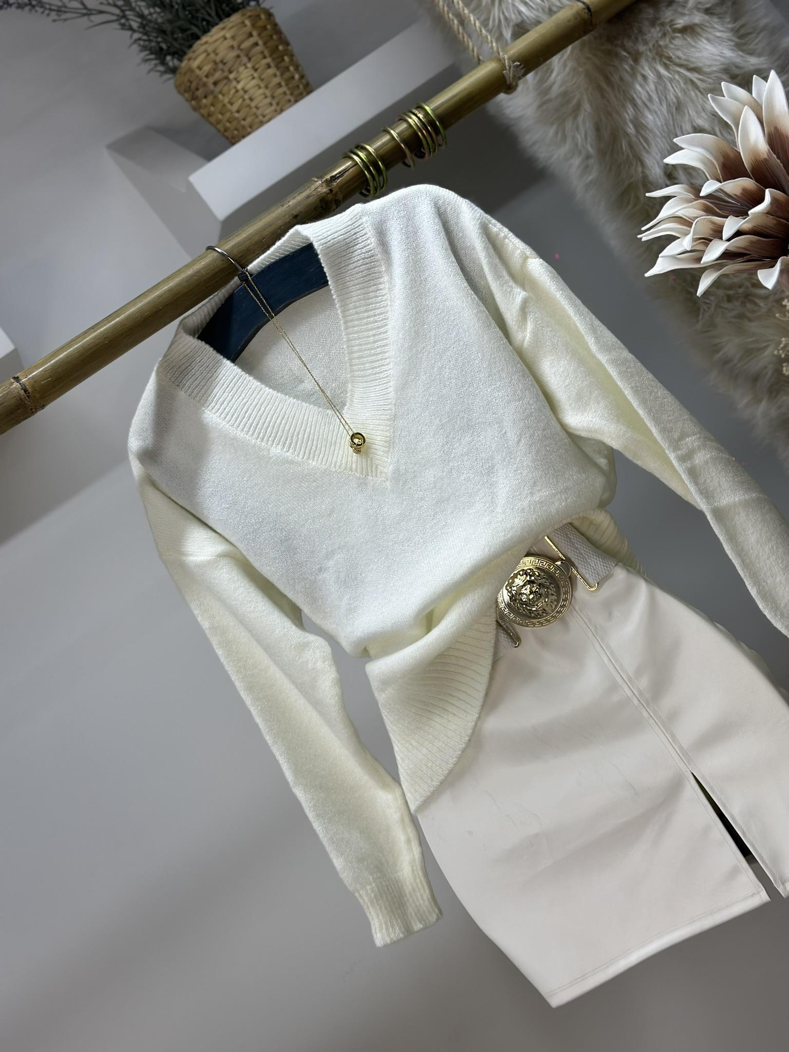 V Yaka Salaş Yumoş Triko Basic Kazak 