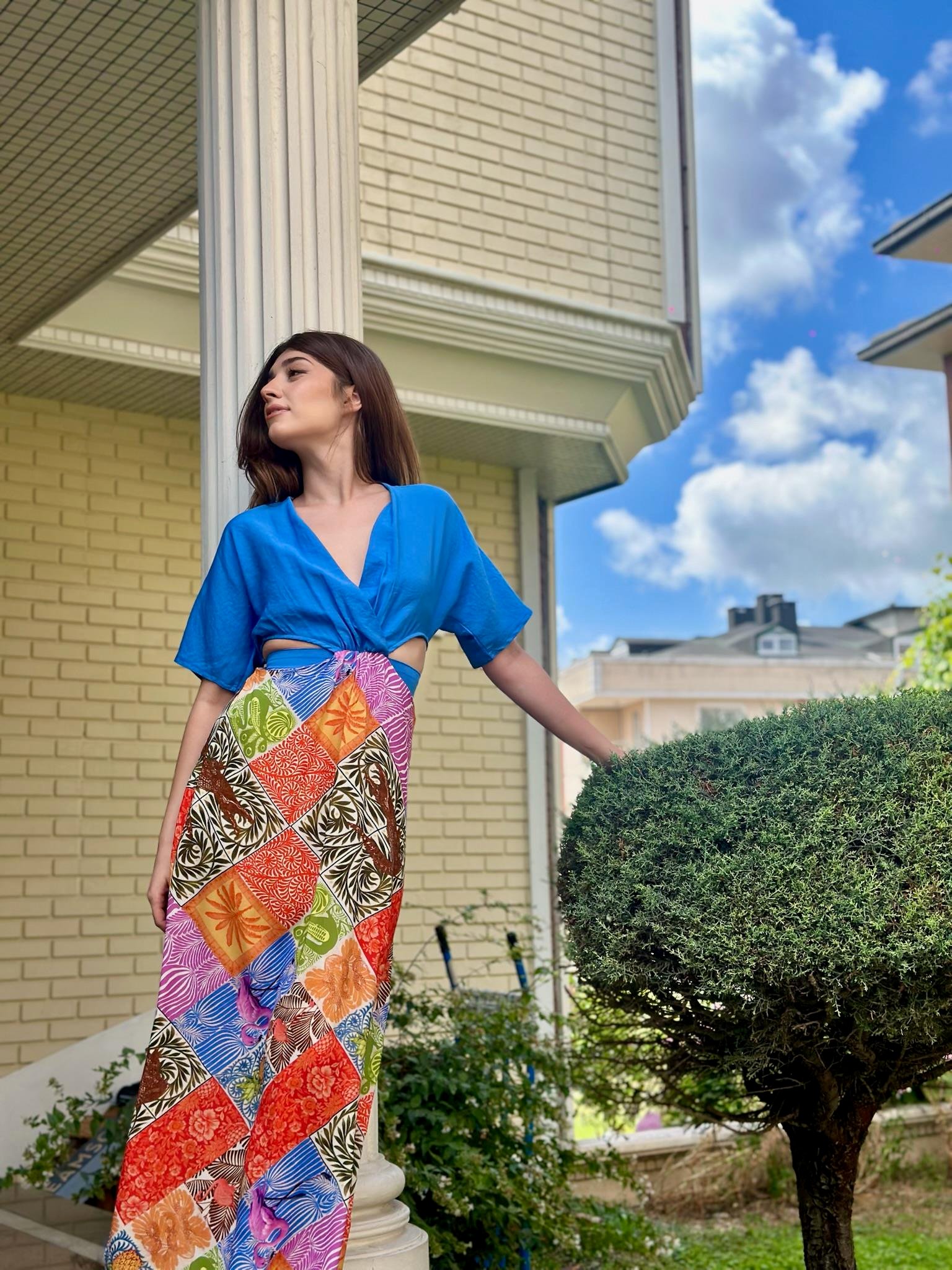 Viskon Kumaş Bel Dekolteli Patchwork Desen Tasarım Elbisemiz