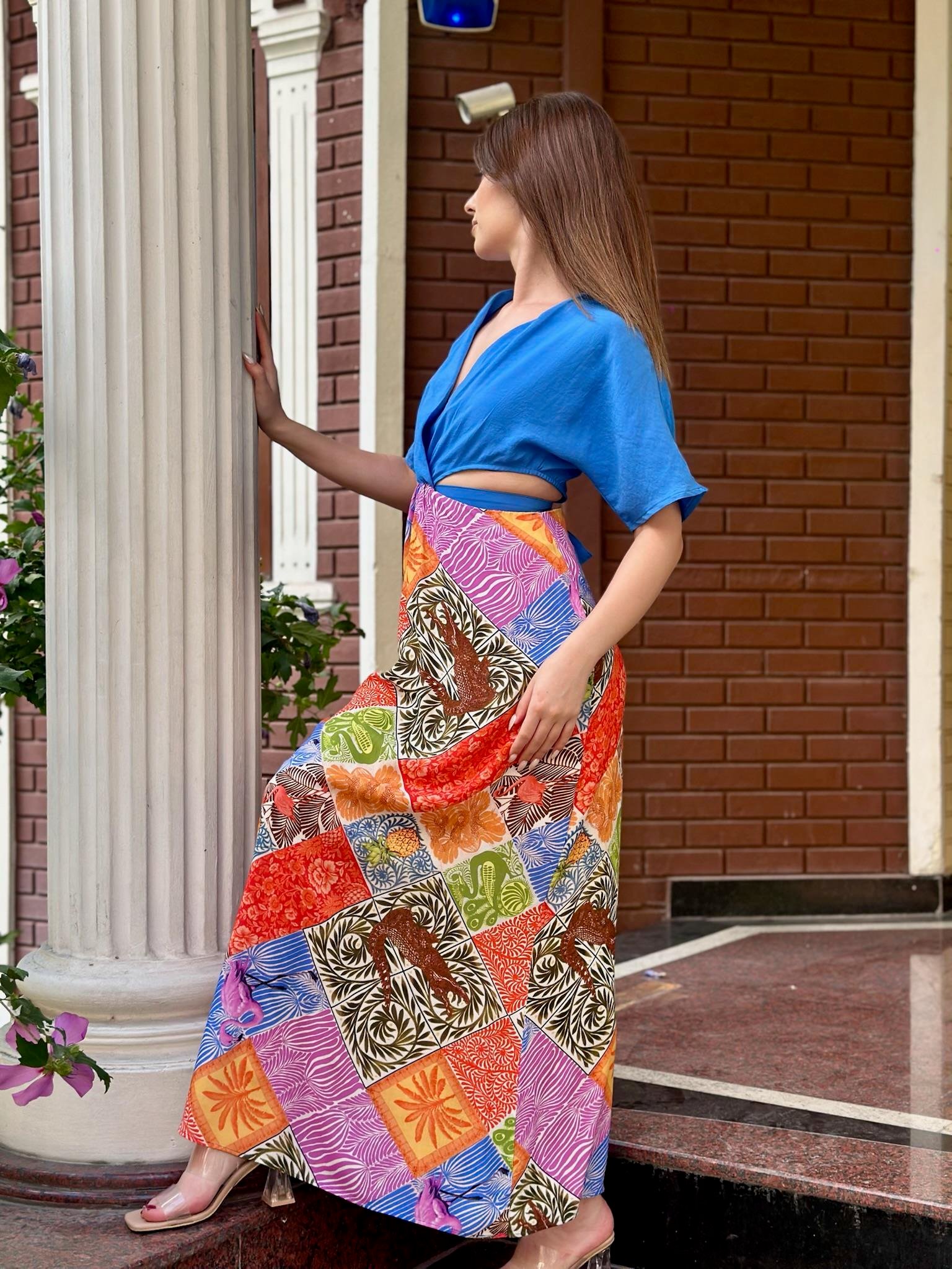 Viskon Kumaş Bel Dekolteli Patchwork Desen Tasarım Elbisemiz