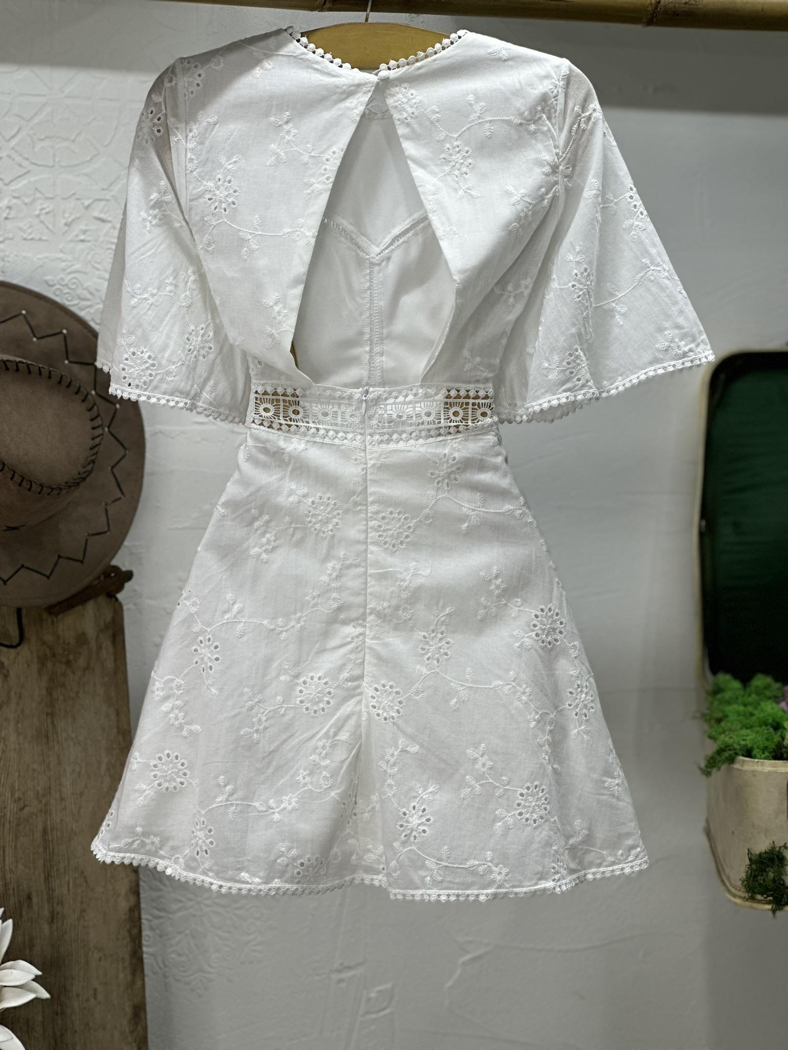 Vual Fisto Kumaş Güpür Detaylı Sırt Dekolteli Tasarım Beyaz Elbise