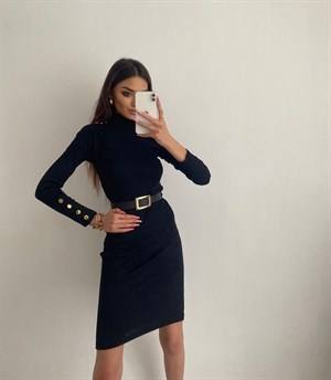  Kaşkorse Kumaş Omuz ve Kol Gold Düğme Detaylı Balıkçı Yaka Elbise