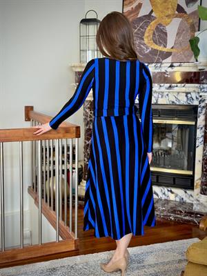 Akrilik Triko Kumaş Midi Boy Çizgi Desen Kaplama Kemerli  Elbise Saks