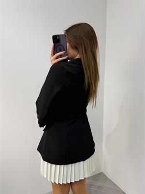 Atlas Kumaş Eteği Beyaz Pile Detay Ceket Elbise