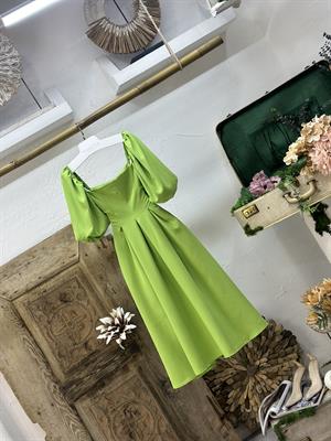 Atlas Kumaş Karpuz Kol Kare Yaka Renkli Midi Boy Elbise