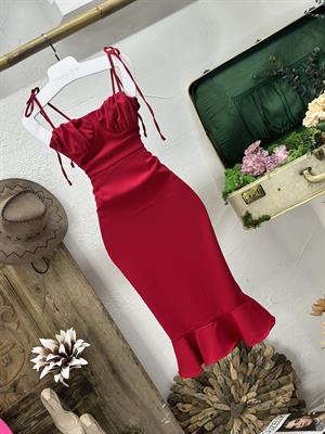 Atlas Kumaş Omuzlar Bağlama Askılı Balık Form Elbise