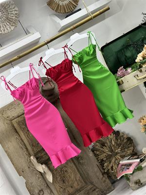 Atlas Kumaş Omuzlar Bağlama Askılı Balık Form Elbise