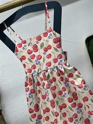 Atlas Kumaş Sırt Detay Askılı Kiraz Desen Elbise