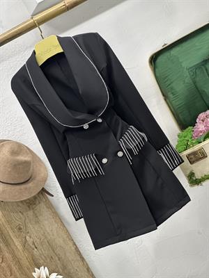 Atlas Kumaş Taş Zincir Detaylı Tasarım Siyah Ceket Elbise