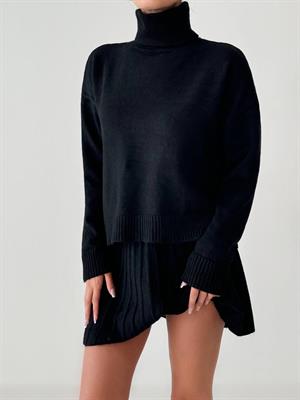 Balıkçı Yaka Triko Plise Görünümlü Etek İkili Siyah Triko Takım