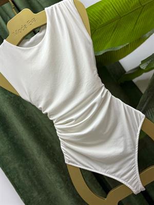 Bisiklet Yaka Önü Astarlı Büzgülü Bodysuit  Beyaz