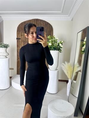 Burgu Kumaş Yan Yırtmaçlı Siyah Uzun Elbise