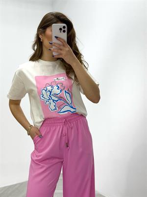 Çiçek Desen Nakış Detaylı Premium T-shirt 