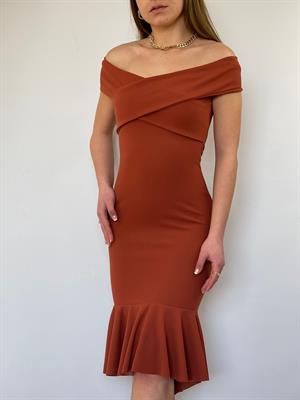 Crep Dokuma Kumaş Çapraz Yaka Full Likralı Eteği Volanlı Elbise