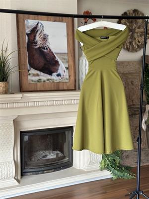 Crep Dokuma Kumaş Çapraz Yaka Midi Boy Elbise