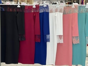 Crep Dokuma Kumaş Güpür Detaylı Kalem Elbise Beyaz