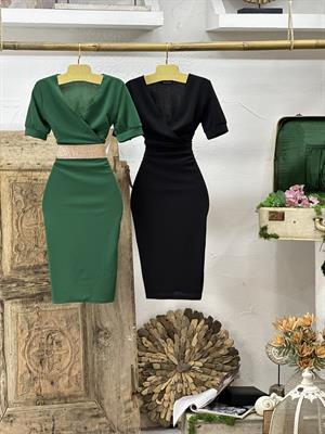 Crep Dokuma Kumaş Kruvaze Yaka Balon Kol Kalem Elbisemiz