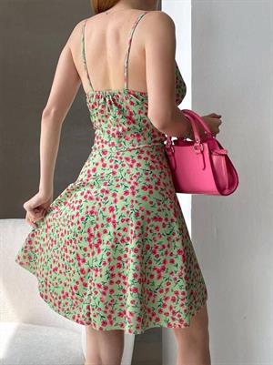 Crep Dokuma Pembe Çıtır Desenli Askılı Kloş Elbisemiz