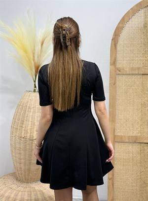 Crep Kumaş Kısa Kol Eteği Kloş Parça Dikişli Elbise Siyah