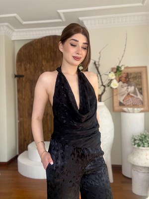 Dokulu Saten Kumaş Rahat Pantolon Degaje Yaka Bluz İkili Takım Siyah