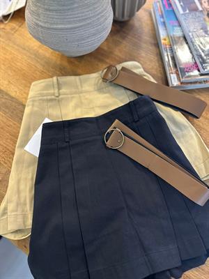 Gabardin Kumaş Kemerli Pileli Şort Etek