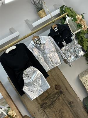 Gümüş Varaklı Metal Düğmeli Etek 